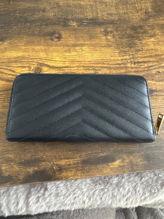 イブサンローラン  （ブランドバッグ）の商品画像 - 査定依頼日：2026年4月12日 - 最高査定価格：40,000円