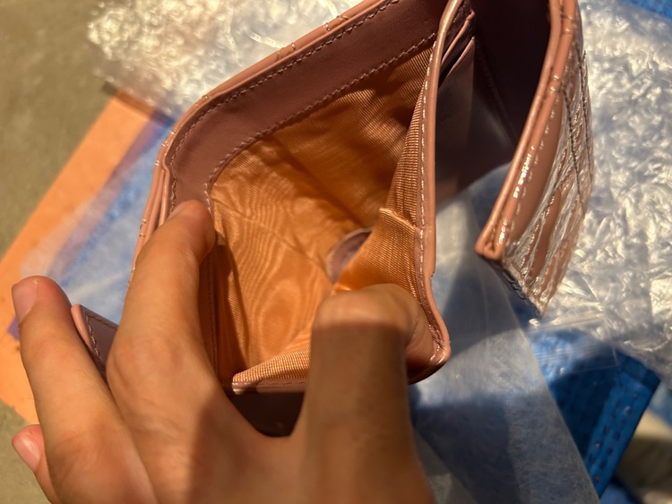 レディディオール ロータスウォレット（ブランド財布・小物）の商品画像 - 査定依頼日：2025年6月23日 - 最高査定価格：13,000円