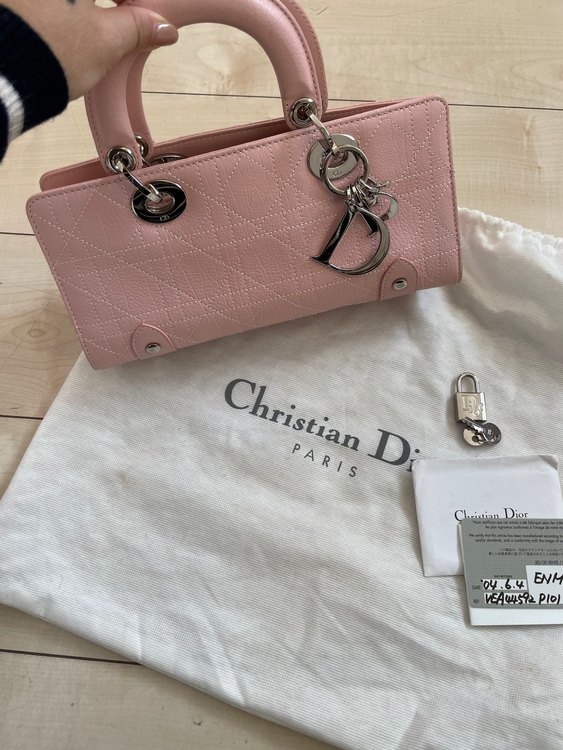 レディーディオール（ブランドバッグ）の商品画像 - 査定依頼日：2023年2月15日 - 最高査定価格：200,000円