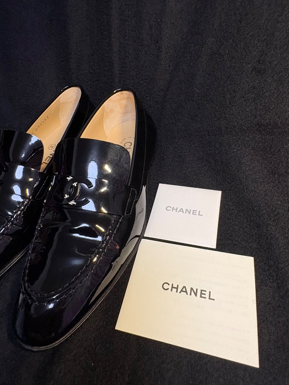 CHANELエナメルローファー（古着・ファッション）の商品画像 - 査定依頼日：2026年5月25日 - 最高査定価格：20,000円