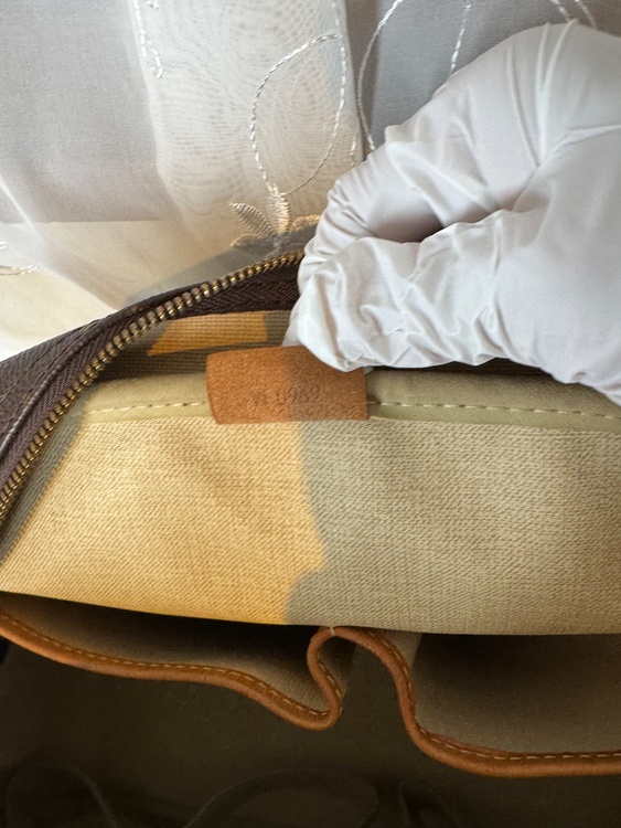 ルイヴィトンモノグラムドーヴィル（ブランドバッグ）の商品画像 - 査定依頼日：2026年4月14日 - 最高査定価格：100,000円