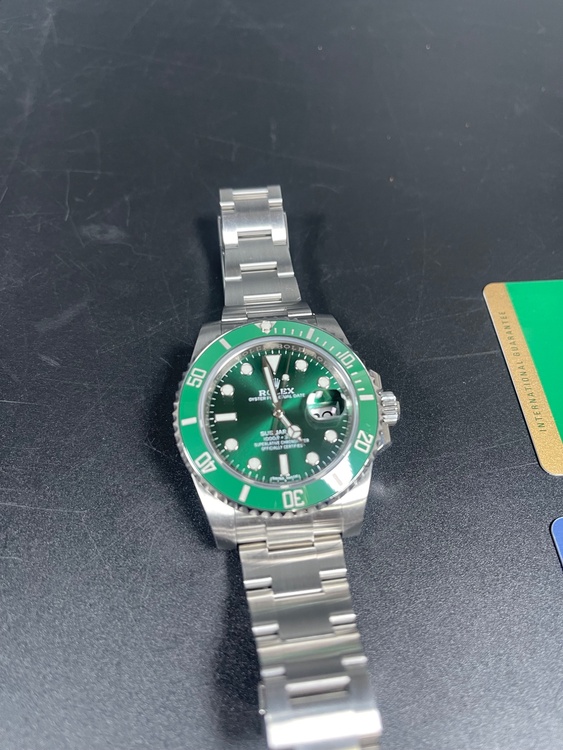 ロレックス サブマリーナー 116610Lv（高級時計）の商品画像 - 査定依頼日：2026年2月6日 - 最高査定価格：3,050,000円