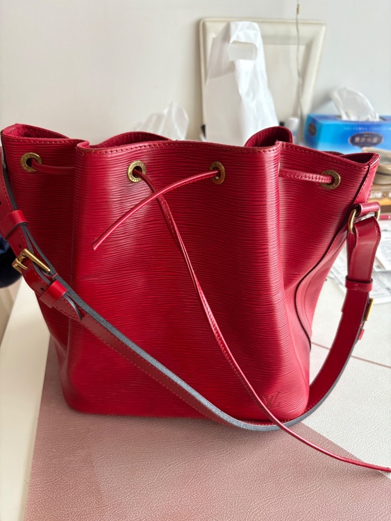 エピ（ブランドバッグ）の商品画像 - 査定依頼日：2026年4月24日 - 最高査定価格：50,000円