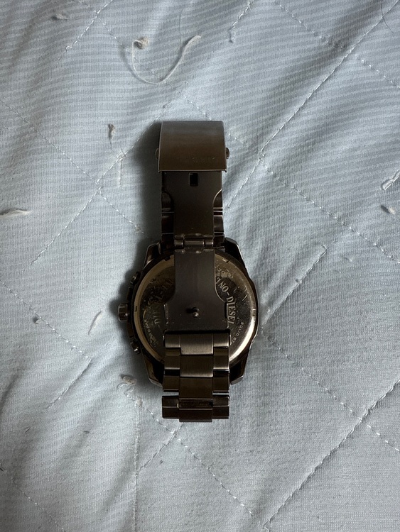 ディーゼル　（高級時計）の商品画像 - 査定依頼日：2025年9月24日 - 最高査定価格：3,000円