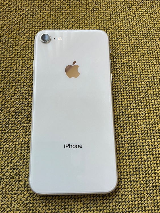 iPhone iPhone8 64GB SIMフリー（スマホ）の商品画像 - 査定依頼日：2026年7月18日 - 最高査定価格：3,000円