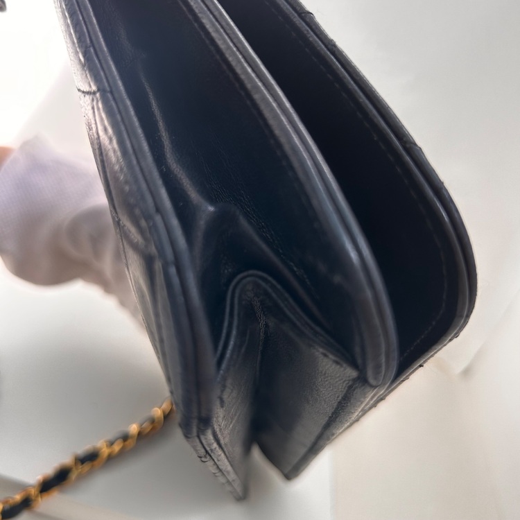 マトラッセ ラム プッシュロック a7766（ブランドバッグ）の商品画像 - 査定依頼日：2025年9月6日 - 最高査定価格：50,000円