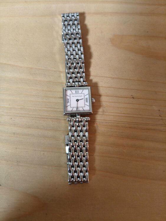 その他 ヴァン クリーフ＆アーペル hh136（高級時計）の商品画像 - 査定依頼日：2026年3月1日 - 最高査定価格：80,000円