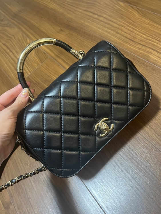 マトラッセハンドルショルダーバック（ブランドバッグ）の商品画像 - 査定依頼日：2025年12月7日 - 最高査定価格：410,000円