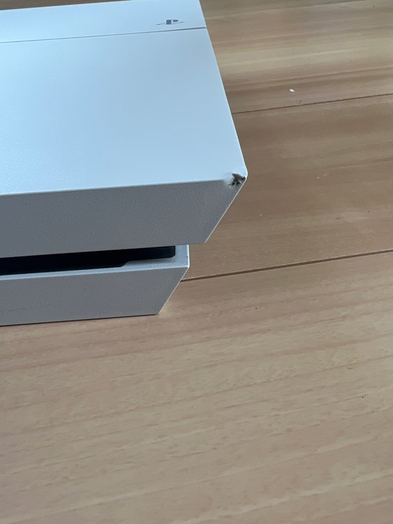 PS4 CUH-1200A（ゲーム機本体・ゲームソフト）の商品画像 - 査定依頼日：2022年11月10日 - 最高査定価格：7,500円