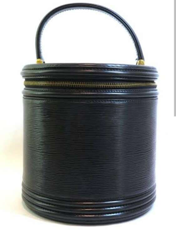 ルイヴィトン エピ （ブランドバッグ）の商品画像 - 査定依頼日：2025年4月30日 - 最高査定価格：40,000円