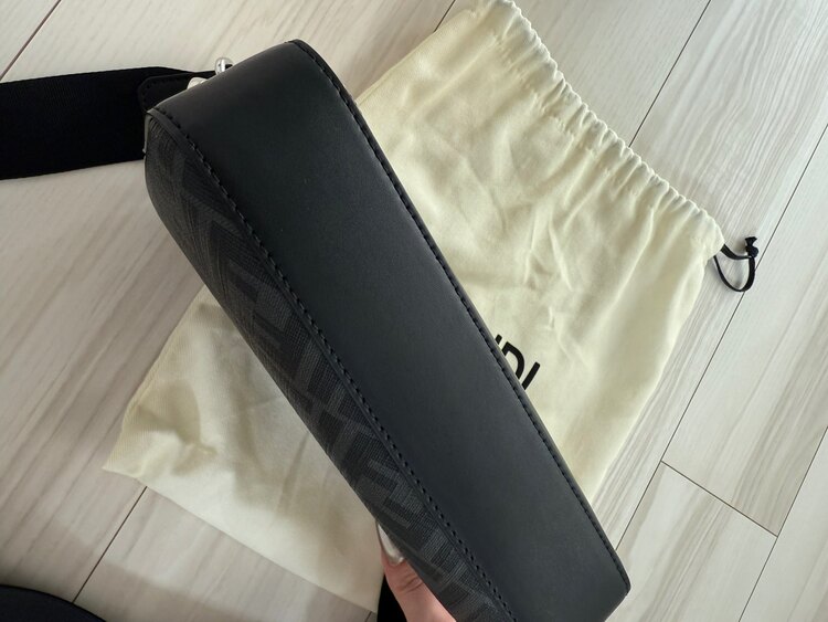 USDFE73005011（ブランドバッグ）の商品画像 - 査定依頼日：2025年1月8日 - 最高査定価格：90,000円