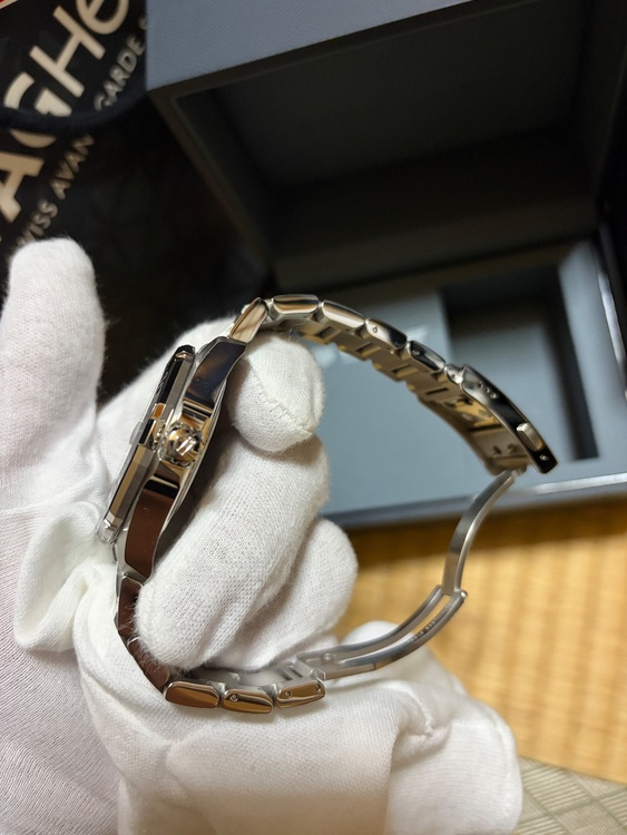 タグホイヤー　アクアレーサー（高級時計）の商品画像 - 査定依頼日：2025年12月7日 - 最高査定価格：200,000円