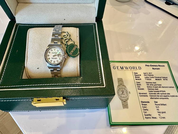 ロレックス パーペチュアルデイト 69190（高級時計）の商品画像 - 査定依頼日：2026年4月5日 - 最高査定価格：900,000円