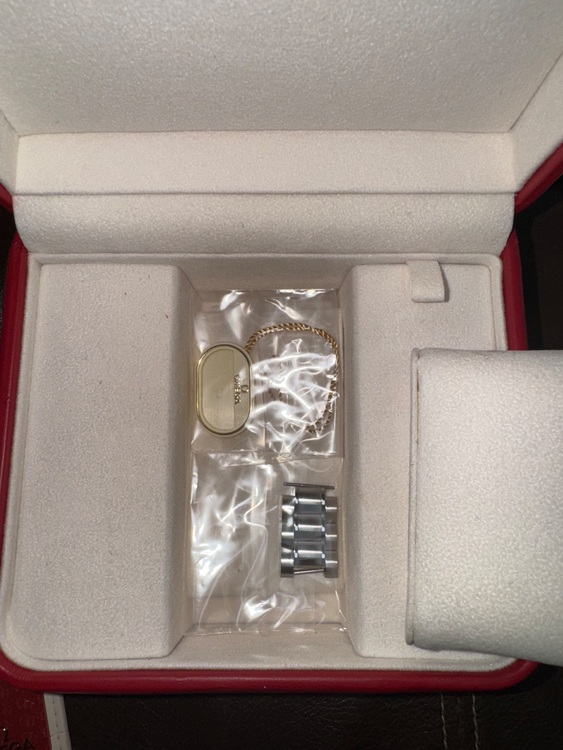 オメガ スピードマスター 3210510（高級時計）の商品画像 - 査定依頼日：2025年8月28日 - 最高査定価格：330,000円