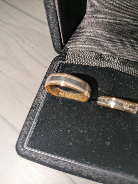 指輪　金　プラチナ混合（金・貴金属）の商品画像 - 査定依頼日：2025年9月13日 - 最高査定価格：100,000円