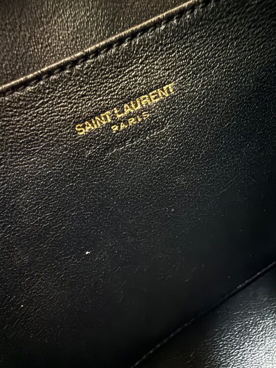 イブサンローラン  （ブランドバッグ）の商品画像 - 査定依頼日：2025年5月24日 - 最高査定価格：33,000円