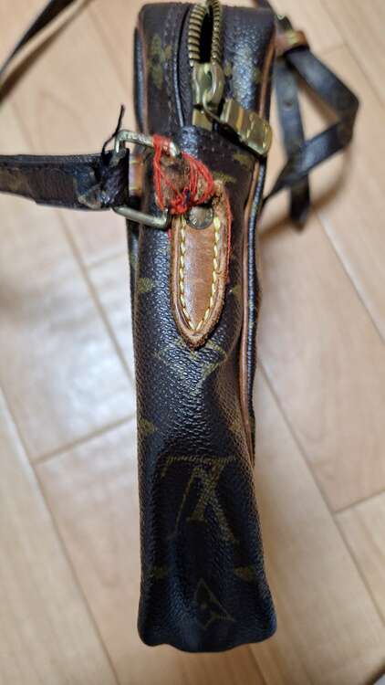 ポーチ（ブランドバッグ）の商品画像 - 査定依頼日：2025年4月15日 - 最高査定価格：12,000円