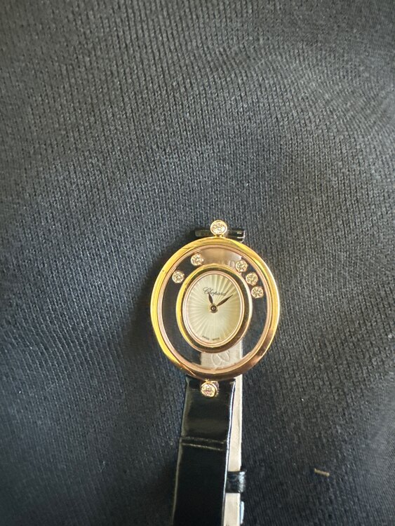 ショパール ハッピーダイヤモンド ショパール（高級時計）の商品画像 - 査定依頼日：2025年5月8日 - 最高査定価格：330,000円