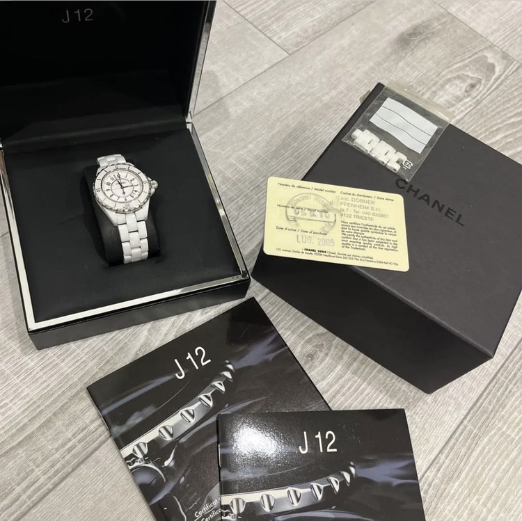 シャネル J12 （高級時計）の商品画像 - 査定依頼日：2025年12月22日 - 最高査定価格：370,000円