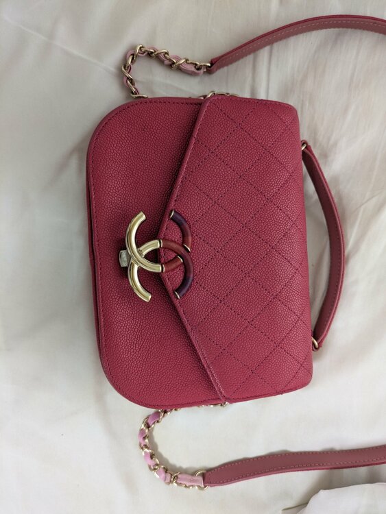 キャビアスキン＆ラムスキン2wayチェーンショルダー（ブランドバッグ）の商品画像 - 査定依頼日：2026年4月25日 - 最高査定価格：260,000円