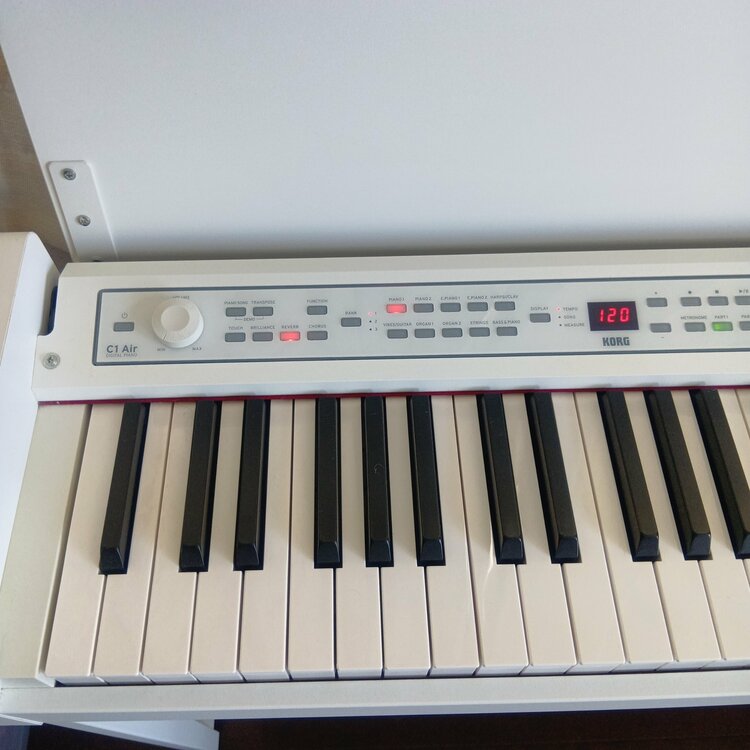 KORGC1Air（ピアノ・楽器・PA機材）の商品画像 - 査定依頼日：2026年10月10日 - 最高査定価格：6,000円