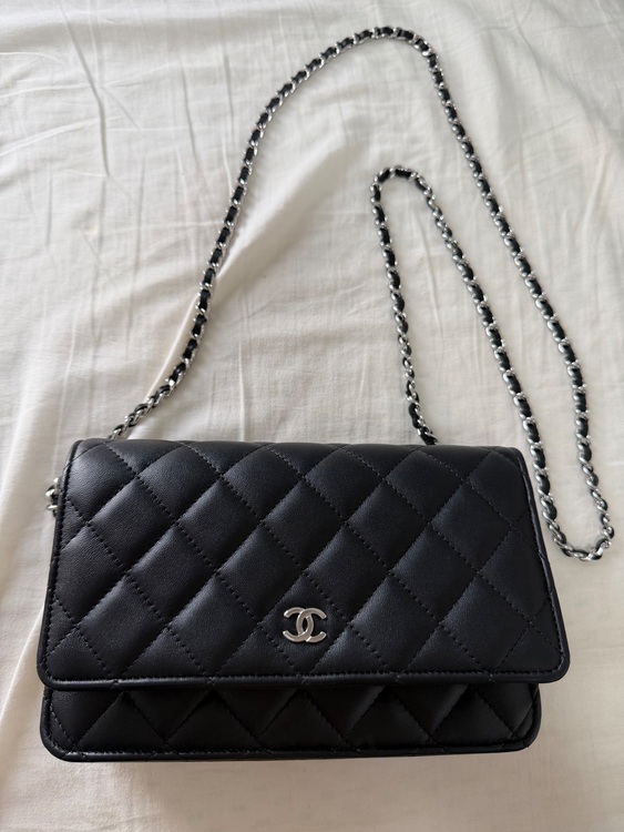 クラシックチェーンウォレット（ブランドバッグ）の商品画像 - 査定依頼日：2025年9月22日 - 最高査定価格：370,000円