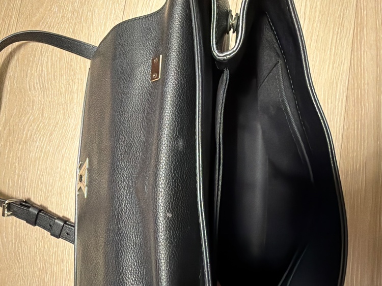 ロックミー（ブランドバッグ）の商品画像 - 査定依頼日：2026年3月23日 - 最高査定価格：150,000円