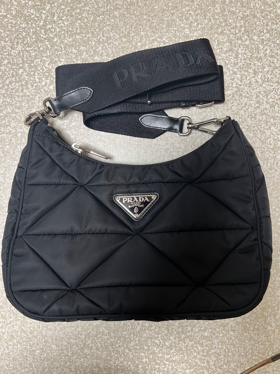 プラダ  （ブランドバッグ）の商品画像 - 査定依頼日：2025年8月27日 - 最高査定価格：170,000円