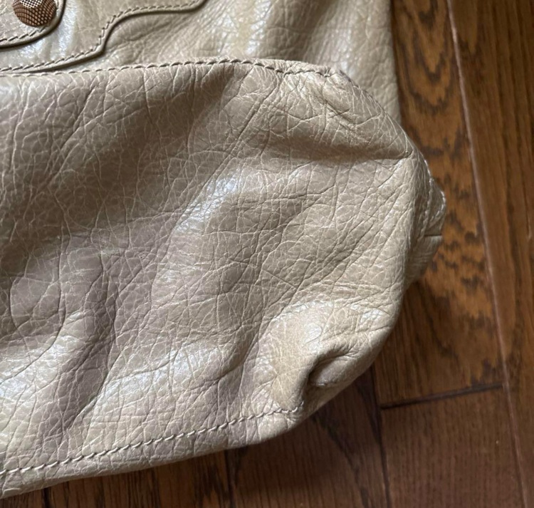 ザデイ（ブランドバッグ）の商品画像 - 査定依頼日：2025年7月28日 - 最高査定価格：10,000円