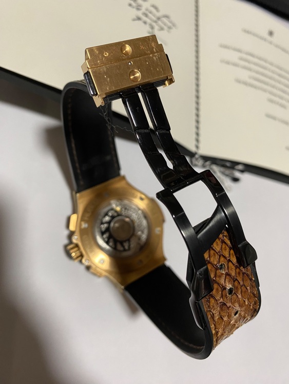 ウブロ ビックバン 341.PX.7918.PR.1979　（高級時計）の商品画像 - 査定依頼日：2025年6月11日 - 最高査定価格：2,400,000円