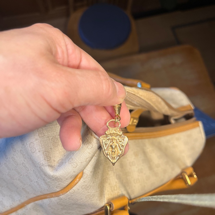 グッチ  （ブランドバッグ）の商品画像 - 査定依頼日：2026年2月7日 - 最高査定価格：15,000円