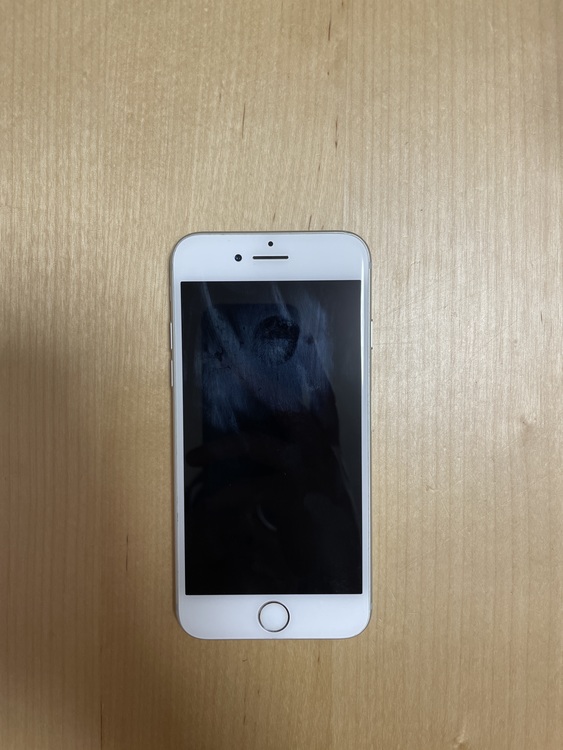 シルバー（スマホ）の商品画像 - 査定依頼日：2021年3月15日 - 最高査定価格：8,800円