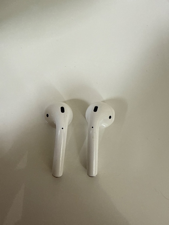 AirPods（オーディオ・スピーカー）の商品画像 - 査定依頼日：2026年6月4日 - 最高査定価格：100,000円