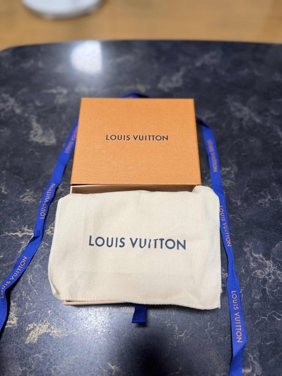 Dauphine Compact Wallet（ブランド財布・小物）の商品画像 - 査定依頼日：2025年9月13日 - 最高査定価格：45,000円