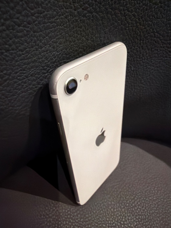 iPhoneSE（スマホ）の商品画像 - 査定依頼日：2026年7月20日 - 最高査定価格：3,500円