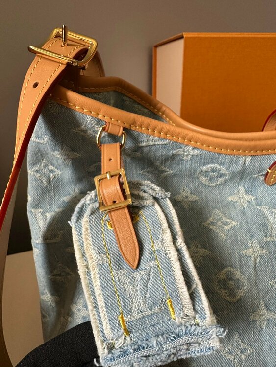 Carryall（ブランドバッグ）の商品画像 - 査定依頼日：2026年7月29日 - 最高査定価格：320,000円
