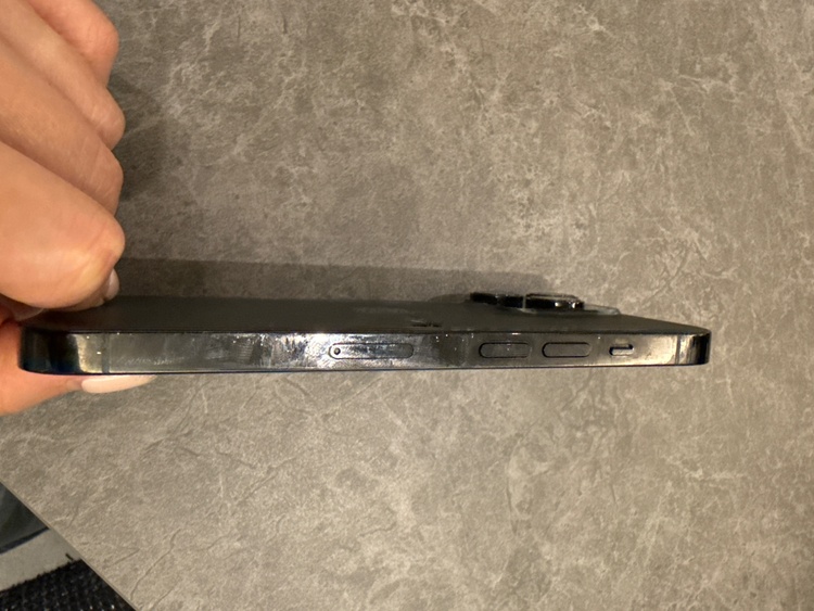 iPhone 14 Pro 256GB docomo（スマホ）の商品画像 - 査定依頼日：2026年3月27日 - 最高査定価格：42,000円