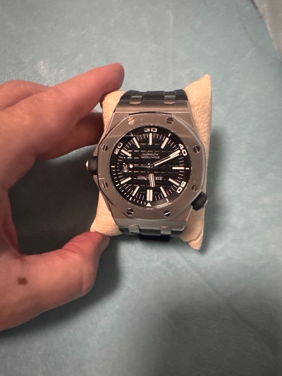 オーデマピゲ ロイヤルオークオフショア （高級時計）の商品画像 - 査定依頼日：2025年11月26日 - 最高査定価格：2,800,000円