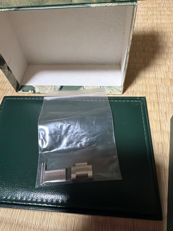 ロレックス エクスプローラー 1427（高級時計）の商品画像 - 査定依頼日：2026年4月7日 - 最高査定価格：1,150,000円