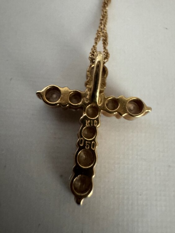 ダイヤクロスモチーフネックレス（金・貴金属）の商品画像 - 査定依頼日：2025年4月9日 - 最高査定価格：230,000円