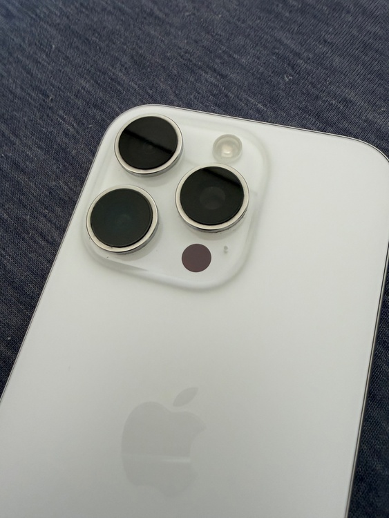 iPhone iPhone 16 Pro 256GB SIMフリー（スマホ）の商品画像 - 査定依頼日：2026年10月9日 - 最高査定価格：121,000円