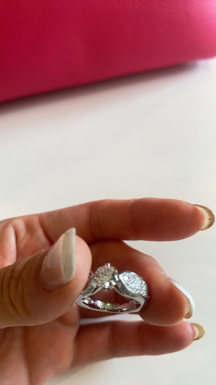 ショーメ　プリュムマルチ（金・貴金属）の商品画像 - 査定依頼日：2022年9月22日 - 最高査定価格：150,000円