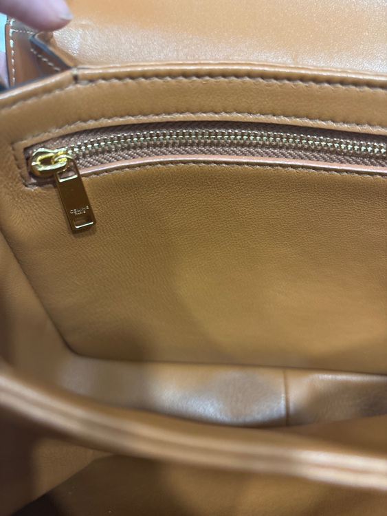 トリオンフ（ブランドバッグ）の商品画像 - 査定依頼日：2025年6月7日 - 最高査定価格：250,000円