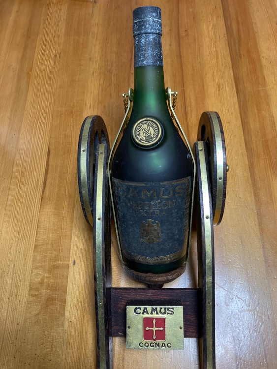 ブランデー カミュ （お酒）の商品画像 - 査定依頼日：2026年2月7日 - 最高査定価格：1,000円