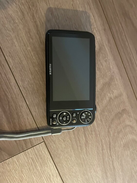 富士フィルム（カメラ）の商品画像 - 査定依頼日：2025年4月6日 - 最高査定価格：12,000円