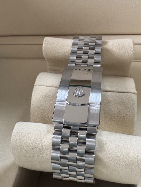 デイトジャスト41（高級時計）の商品画像 - 査定依頼日：2025年6月24日 - 最高査定価格：1,600,000円