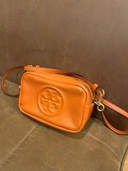 Tory Burch トリーバーチ ペリー ボンベ ミニバッグ ショルダーバッグ 10010066 レザー オレンジ（ブランドバッグ）の商品画像 - 査定依頼日：2026年10月5日 - 最高査定価格：6,500円