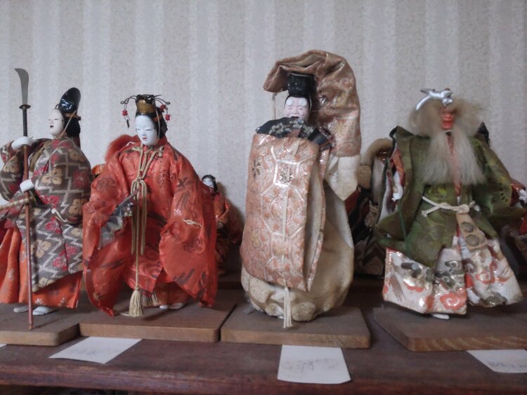 能楽人形　12体（美術品・骨董品）の商品画像 - 査定依頼日：2026年4月7日 - 最高査定価格：1,000円