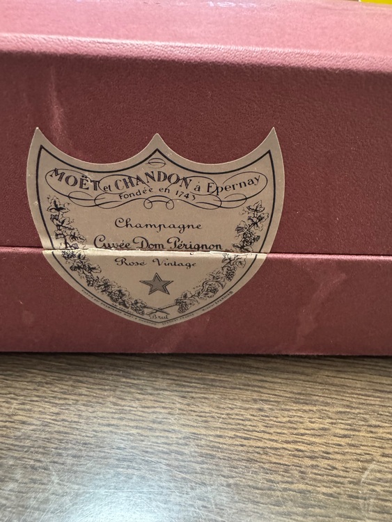 シャンパン ドン・ペリニヨン （お酒）の商品画像 - 査定依頼日：2025年9月26日 - 最高査定価格：46,000円