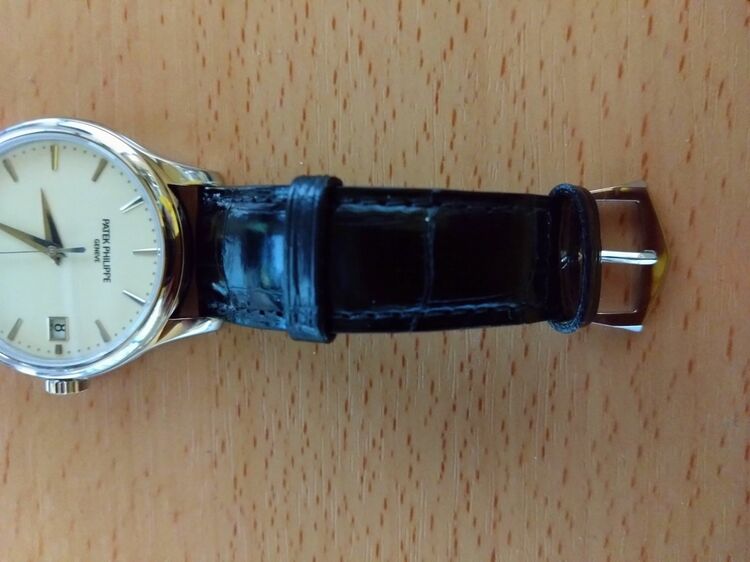 パテックフィリップ　カラトラバ　５２２７G　００１（高級時計）の商品画像 - 査定依頼日：2025年11月17日 - 最高査定価格：3,500,000円